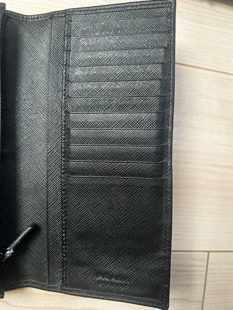 プラダ　長財布　メンズ　サフィアーノ　トライアングル