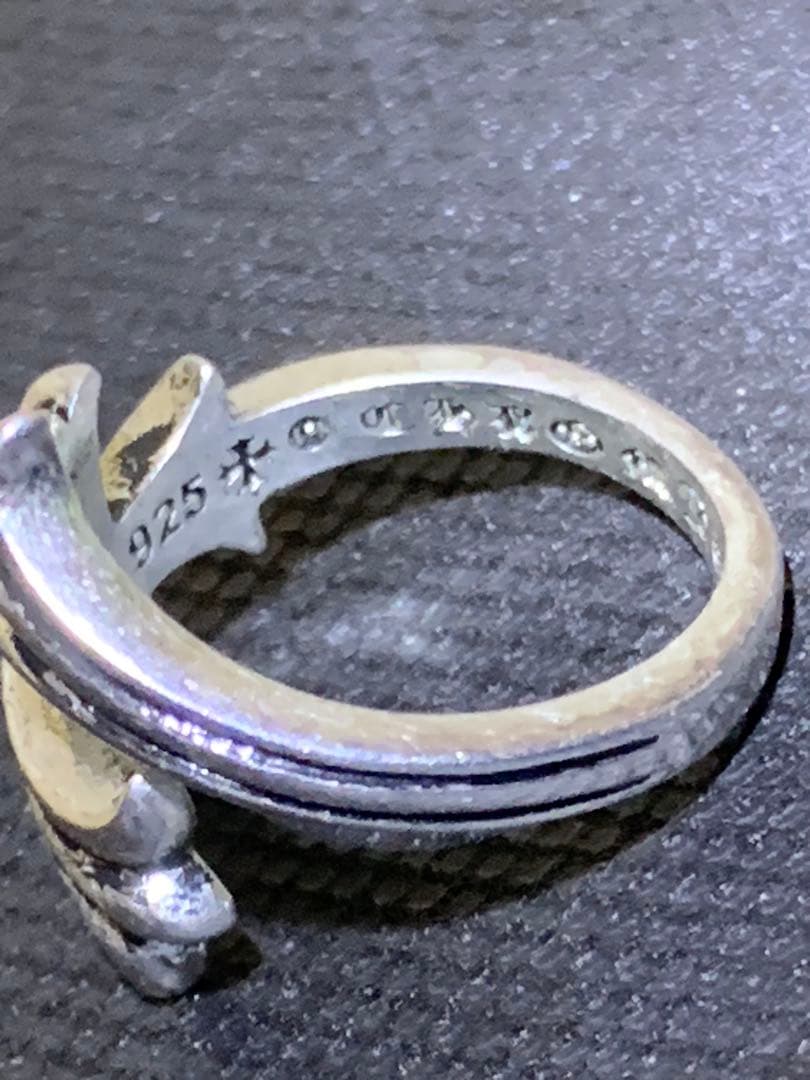 シルバーリング クロスデザインとリーフモチーフ