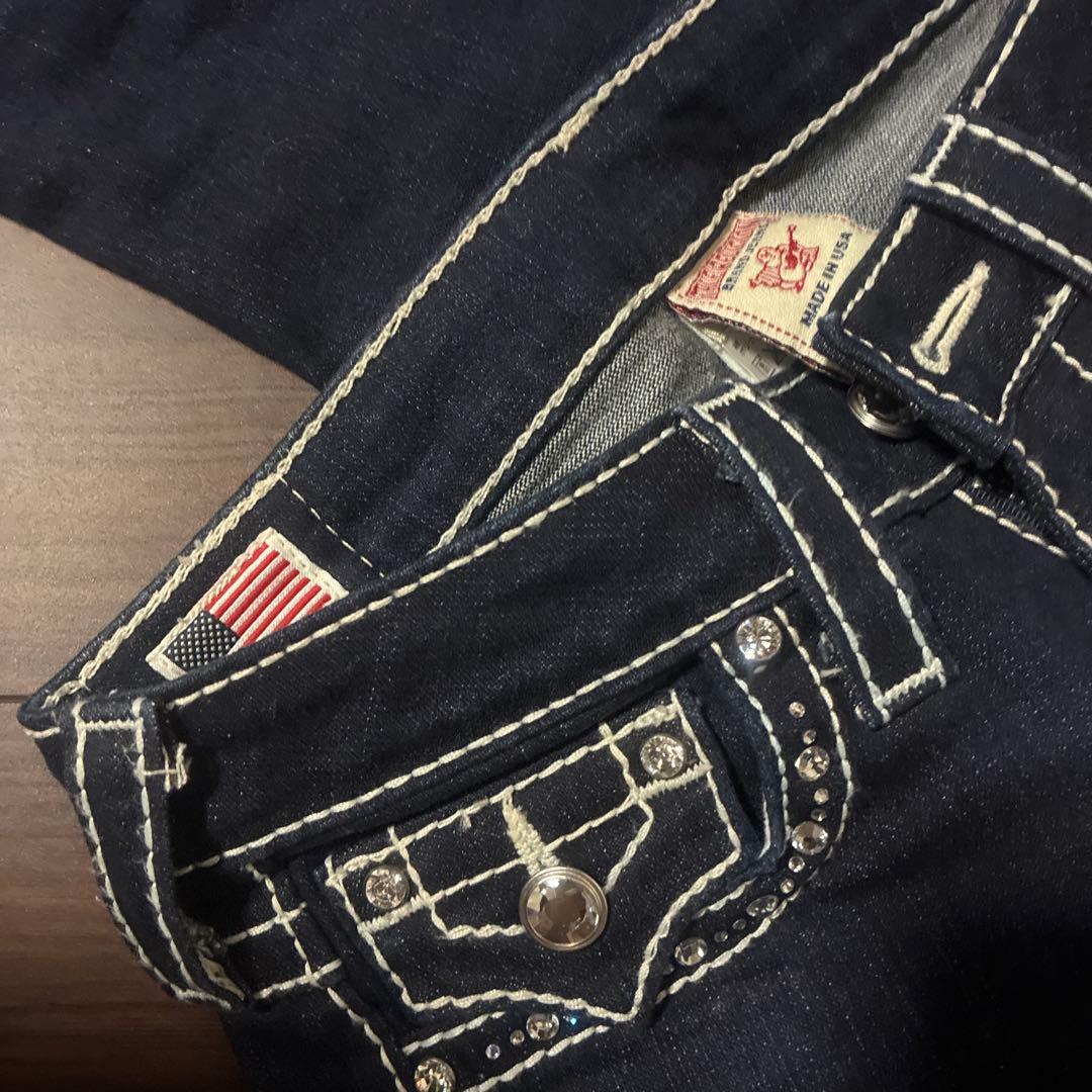 TRUE RELIGION ラインストーン付き　ダークブルーデニムパンツ