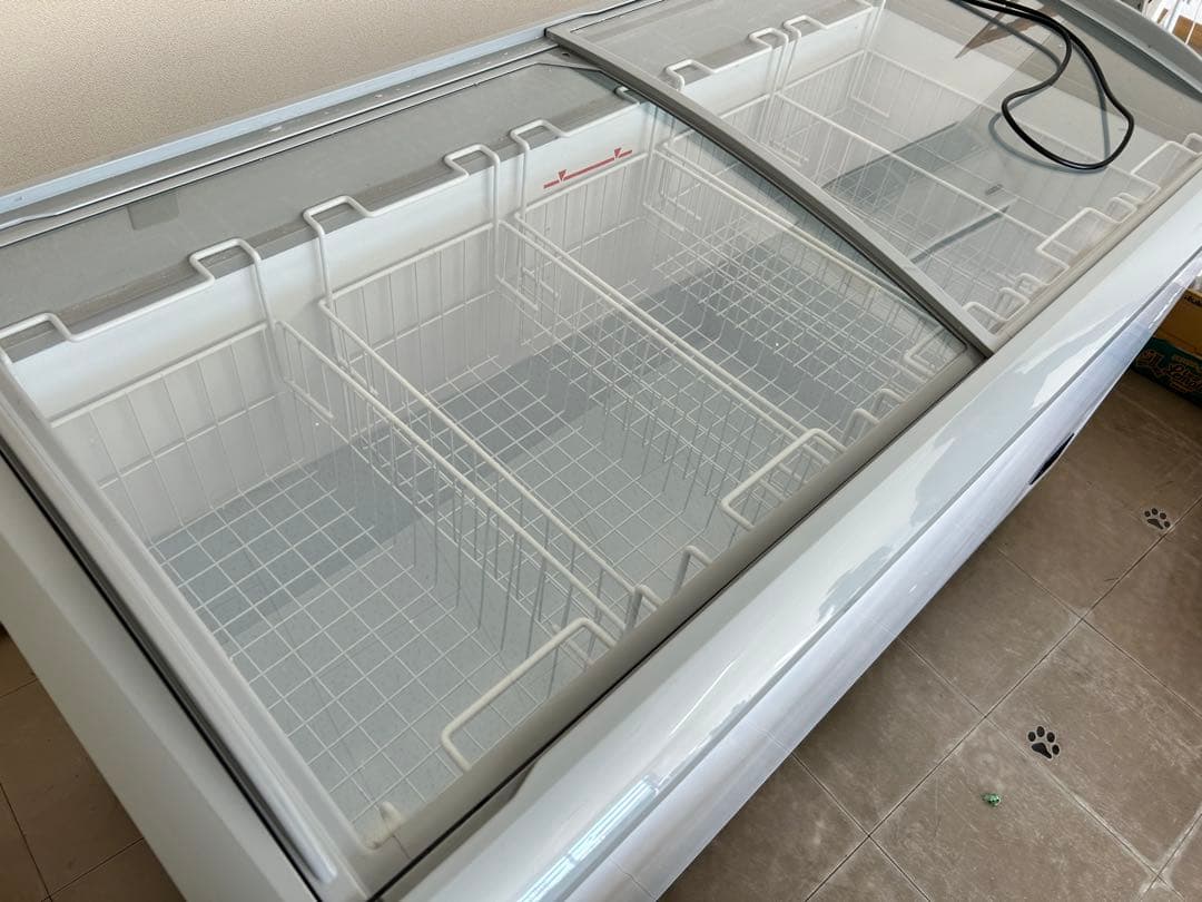 IGL 冷凍庫 ホワイト バスケット付き