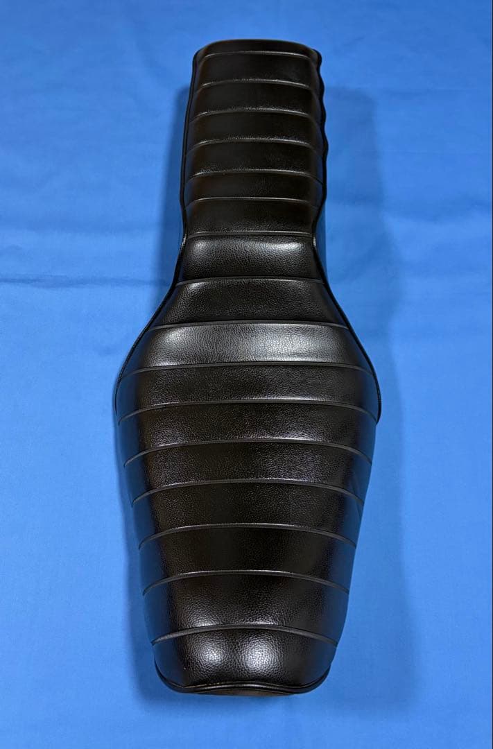 ハーレー　スポーツスター用　シート　〜03