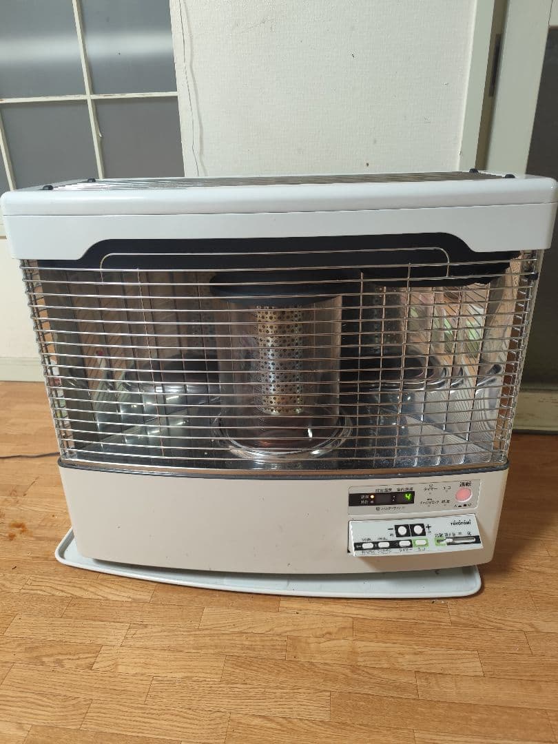 トヨトミ ffストーブ FR-70M 石油ファンヒーター　2023年11月購入