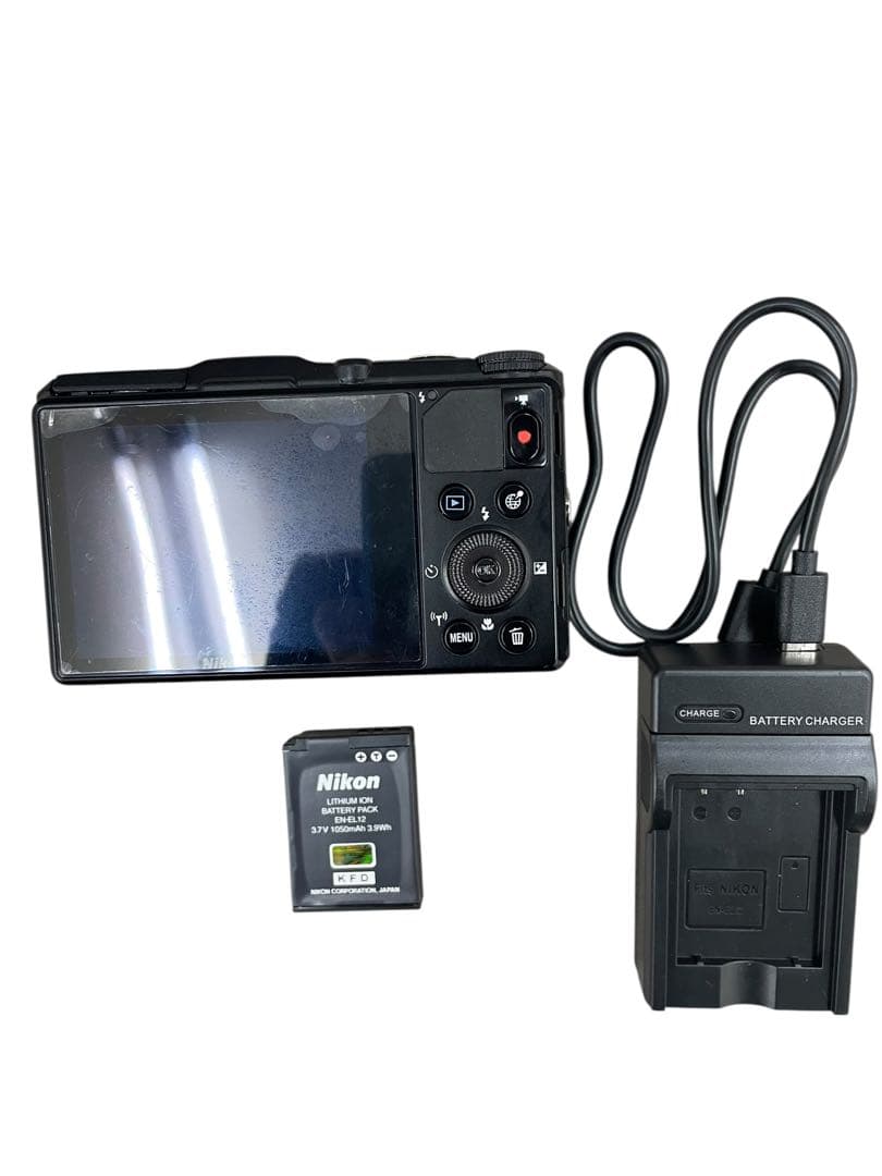 ⭕️Nikon COOLPIX S9700 ジャンク　バッテリー充電器付き
