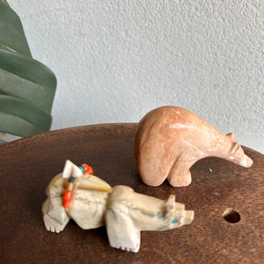 アリゾナ　インディアンジュエリーショップ　石製クマの彫刻2体セット