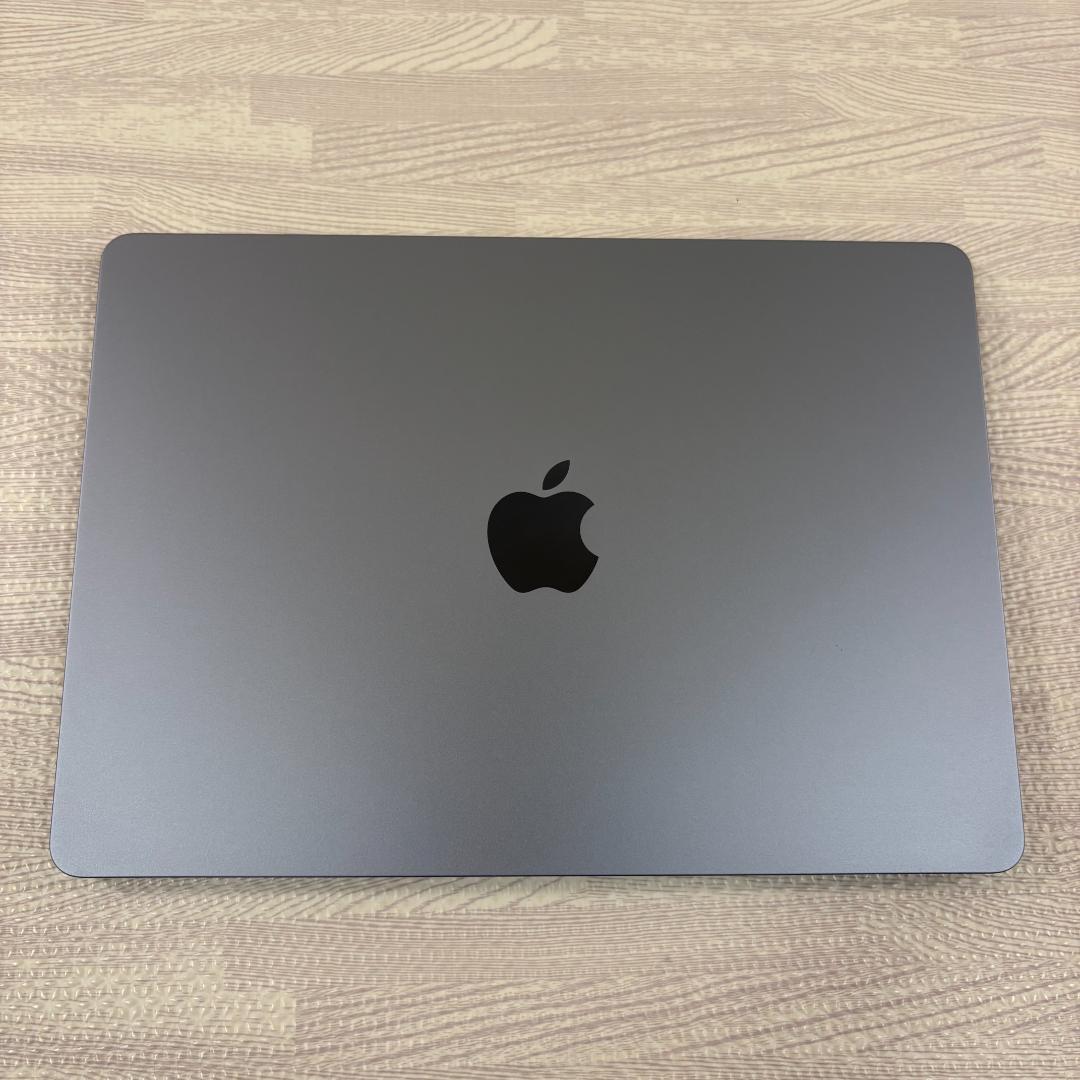 【美品】　MacBook Air M2 16GB 256GB スターライト
