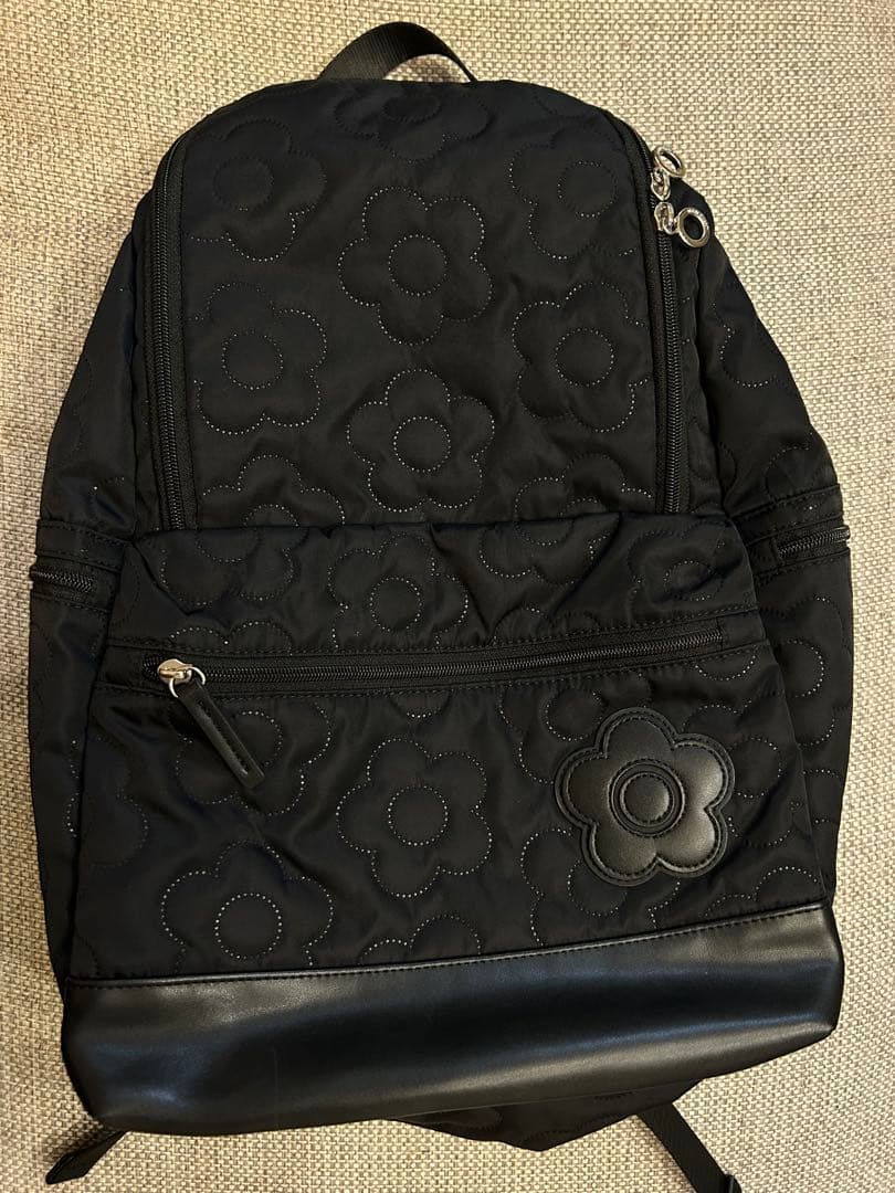 美品♡マリクワデイジーリュックバックパックブラック 花柄リュック