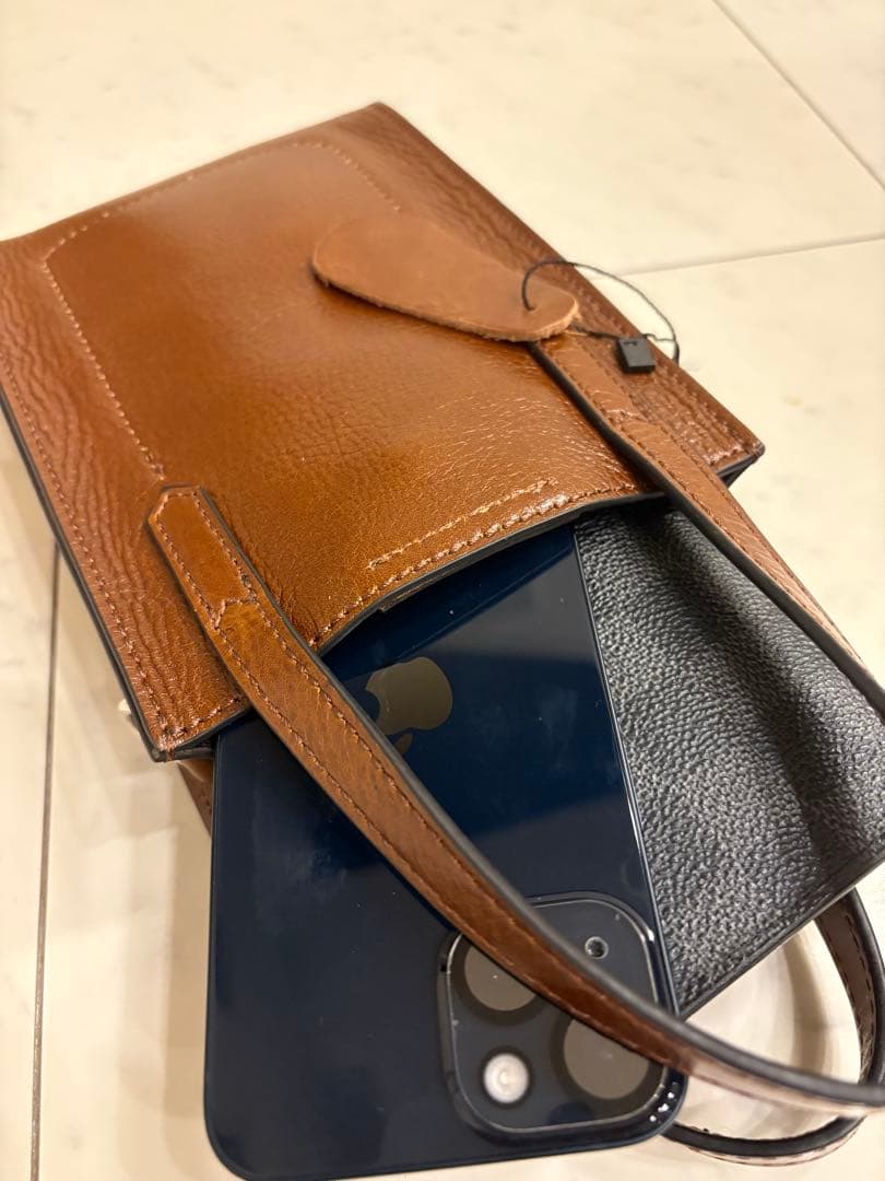 ブラウンレザー コンパクトバッグ