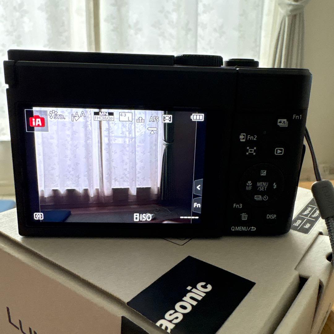 美品　Panasonic LUMIX TZ99 コンパクトデジタルカメラ