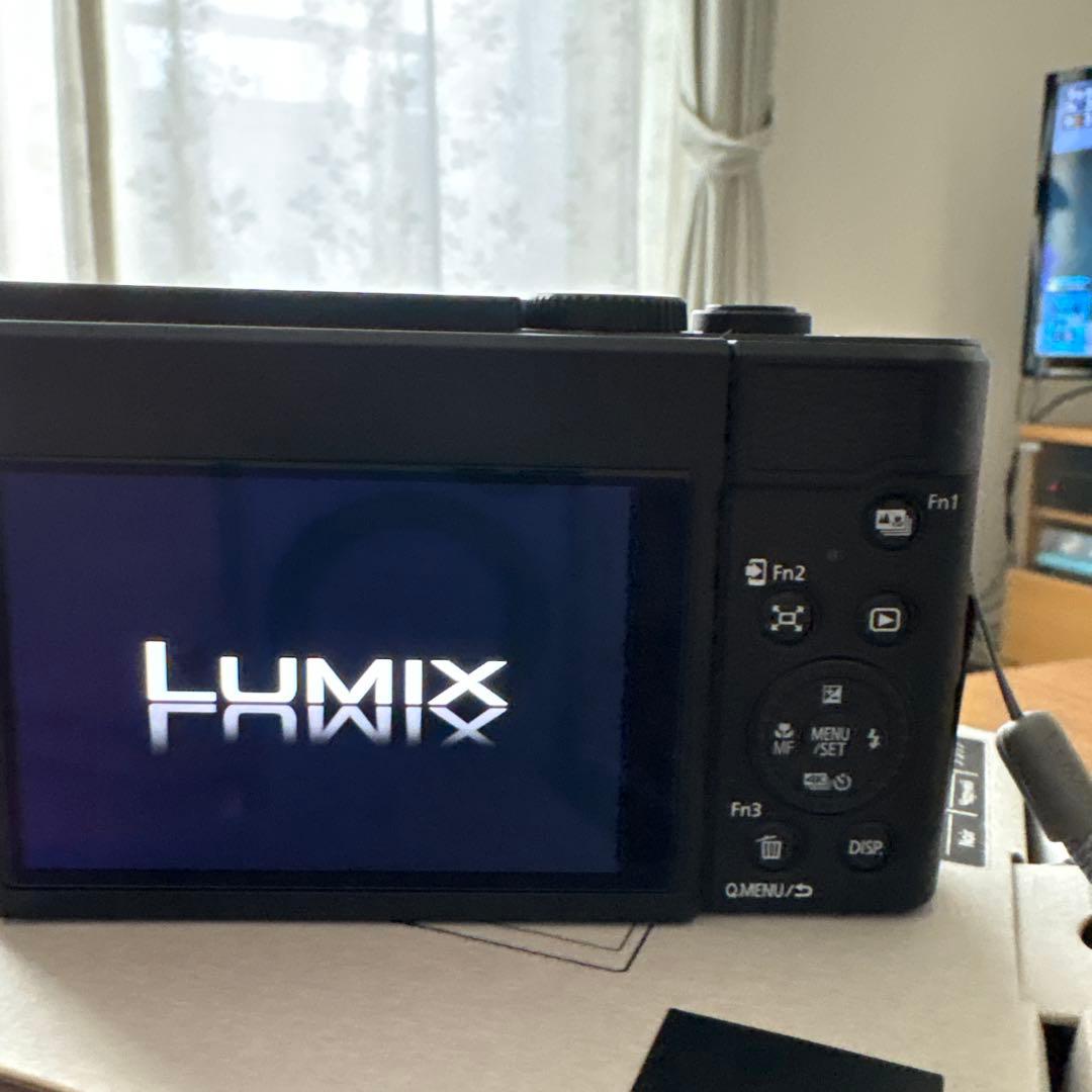 美品　Panasonic LUMIX TZ99 コンパクトデジタルカメラ