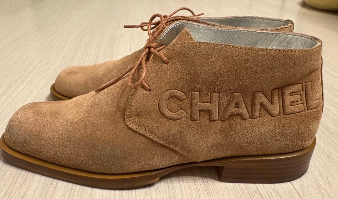 CHANEL スエードシューズ　袋、箱付き