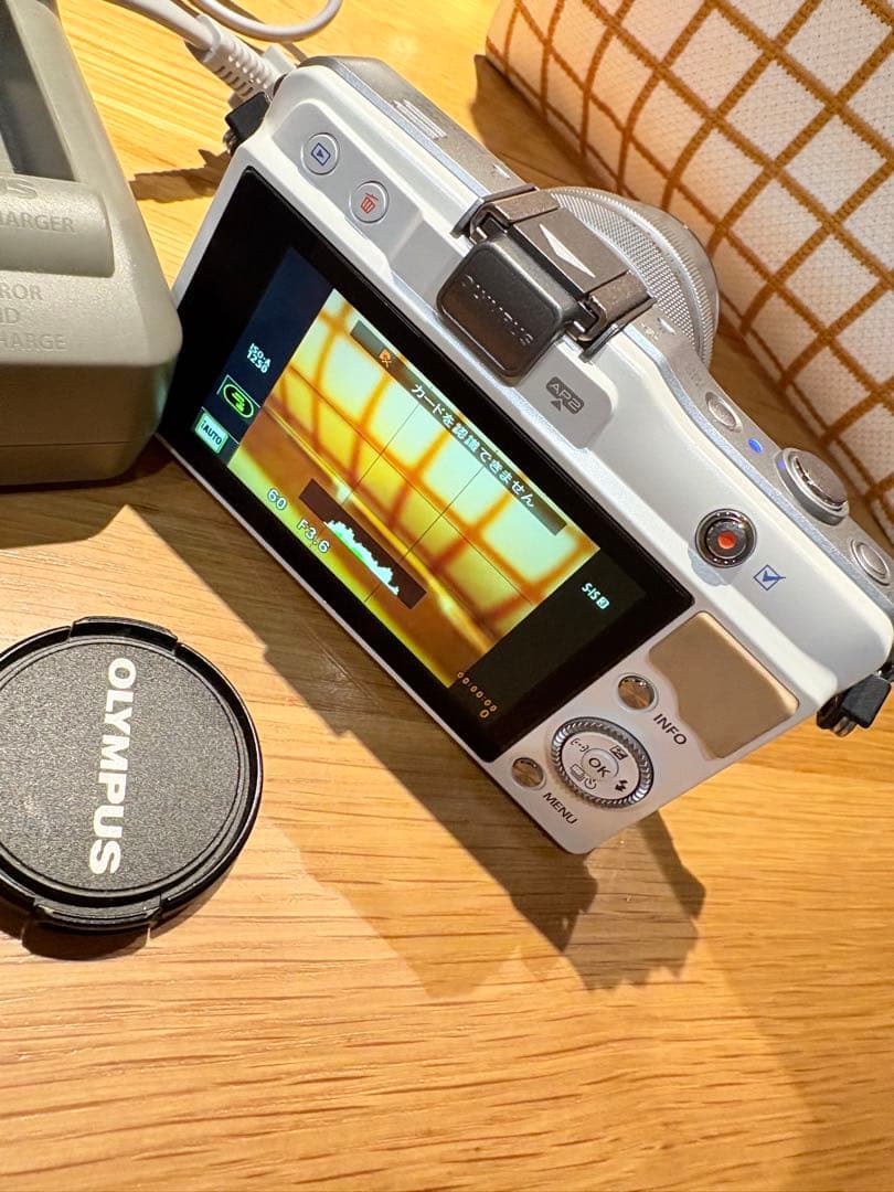 OLYMPUS PEN Mini E-PM2 レンズ14-42mm