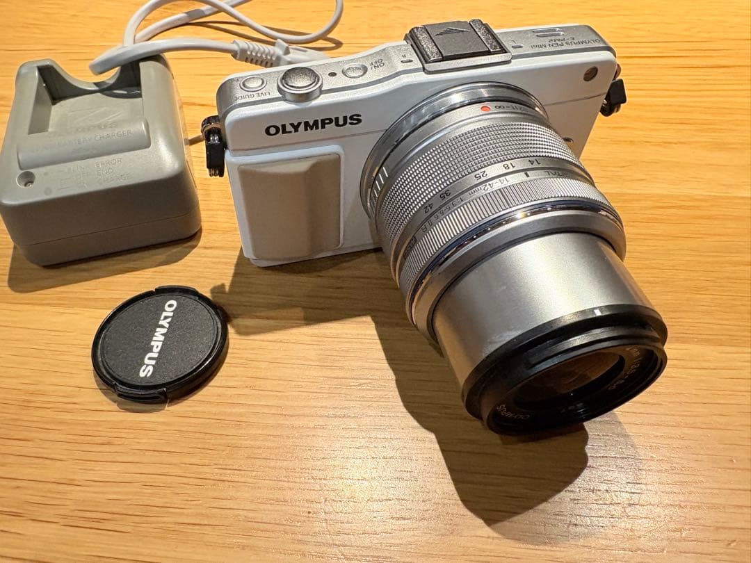 OLYMPUS PEN Mini E-PM2 レンズ14-42mm