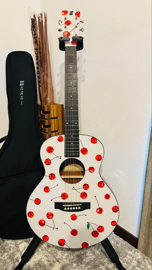期間限定値下げNAGI GUITARS Cherry Mini