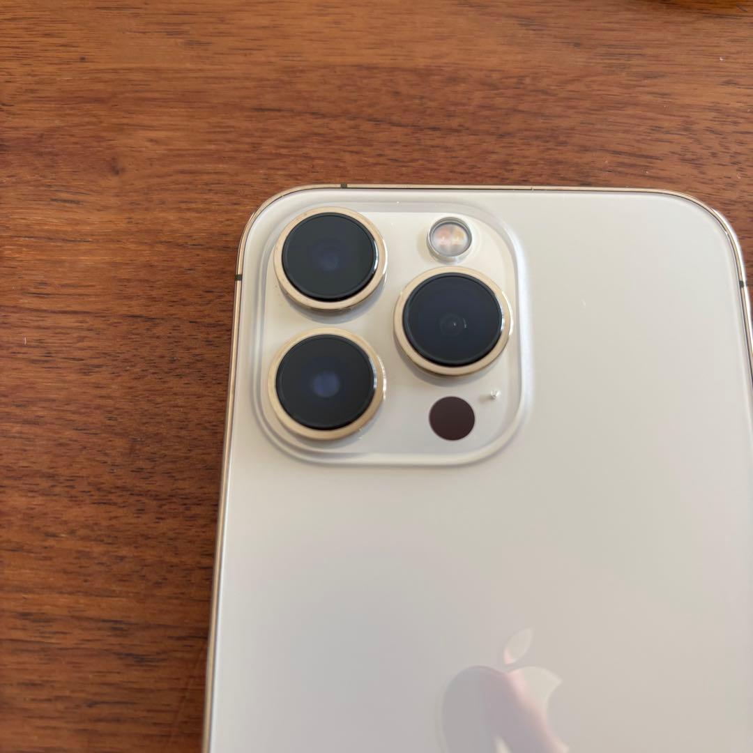 美品　iPhone13 Proゴールド　256GB