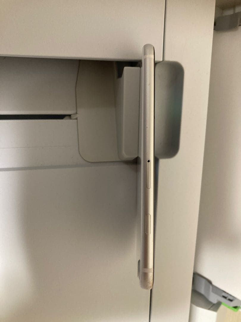 iphoneSE2 64GB 画面割れ