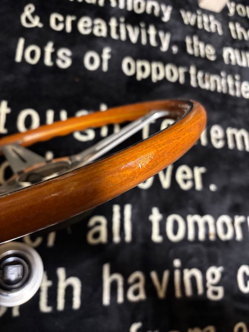 【Shinzy】ナルディ　ウッドステアリング　直径約36cm ボス付き