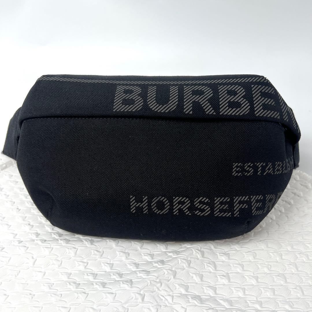 ✨美品✨BURBERRY バーバリー　ホースフェリープリント　ボディバッグ