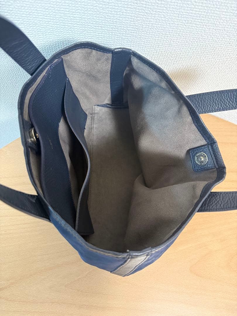 ペッレモルビダ ミニトートバッグ TE011N ネイビー