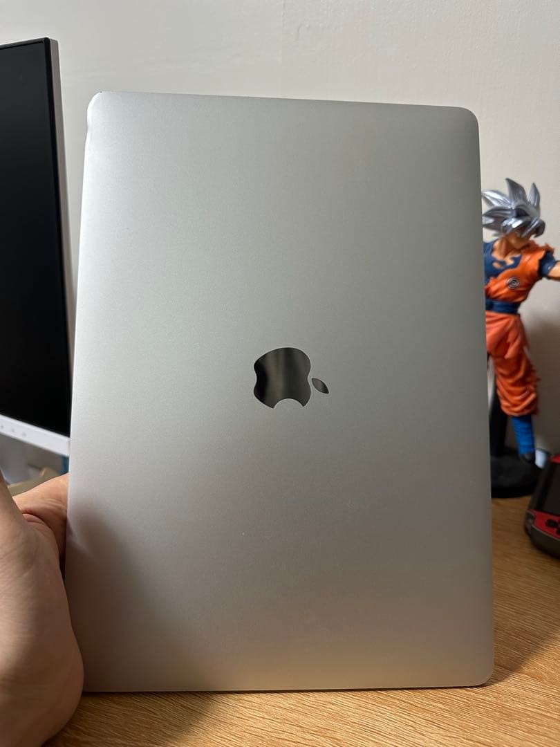 MacBook Air シルバー2019 8/256GB