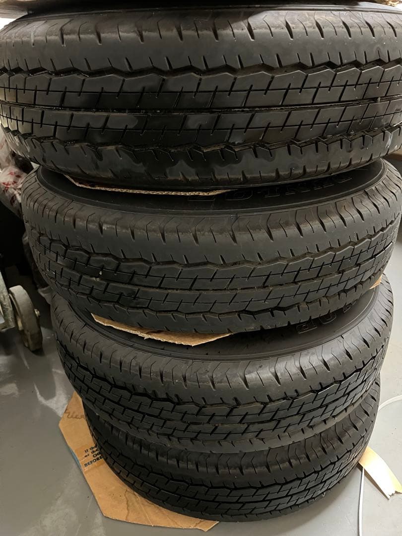 ハイエース純正ホイールタイヤセット