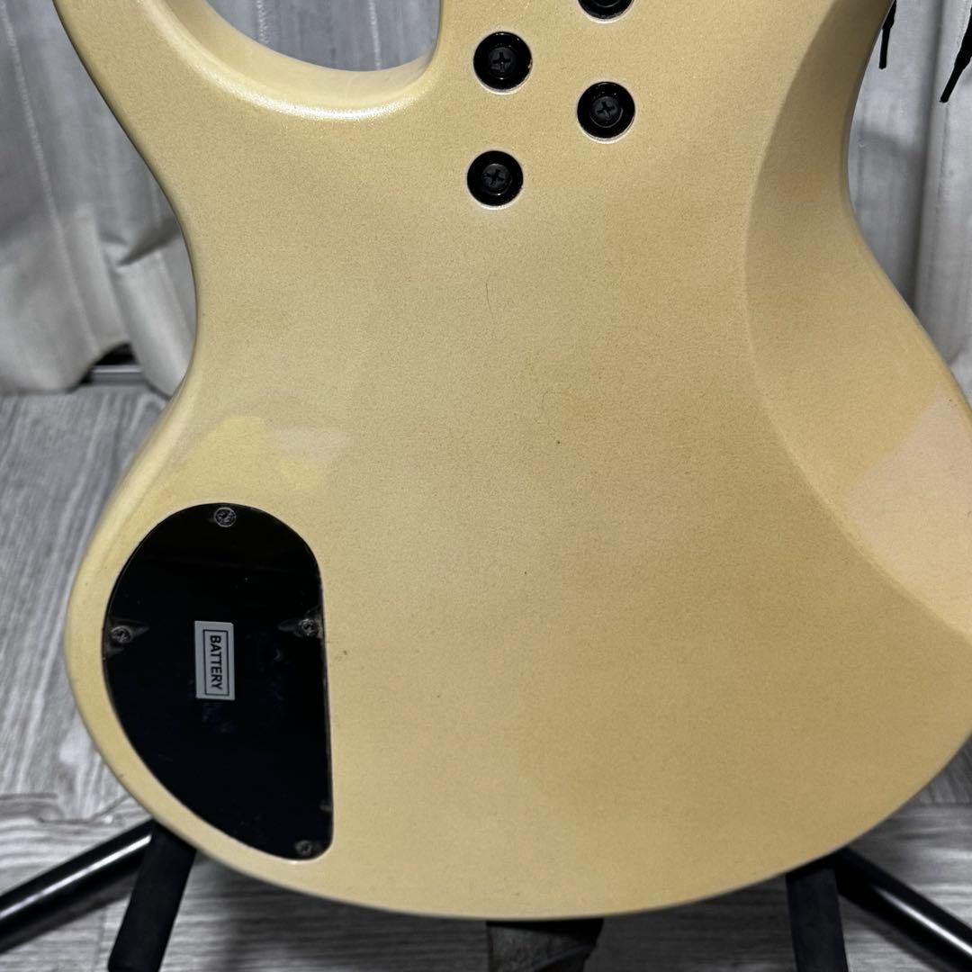 Kramer D-2 BASS エレキベース 4弦 ホワイト