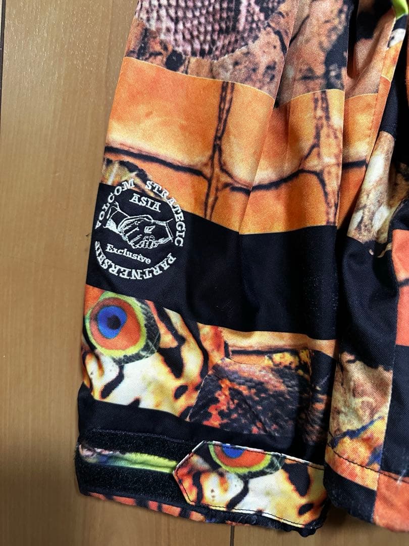 VOLCOM 柄フード スノーボードウェア スキー