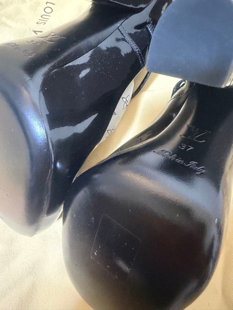 【LOUIS VUITTON】パテント リボンストラップ ハイヒール パンプス