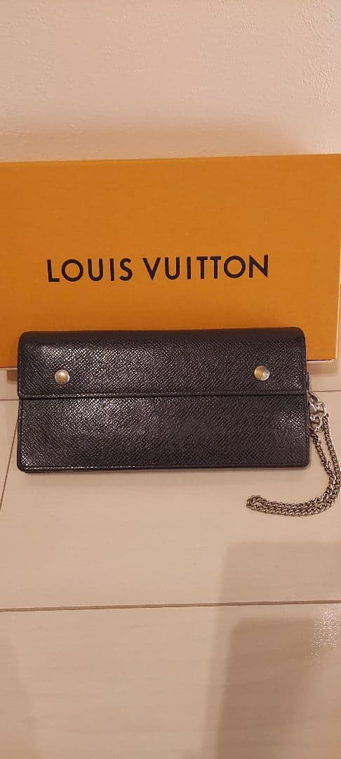 LOUIS VUITTON 長財布 チェーン付き　美品