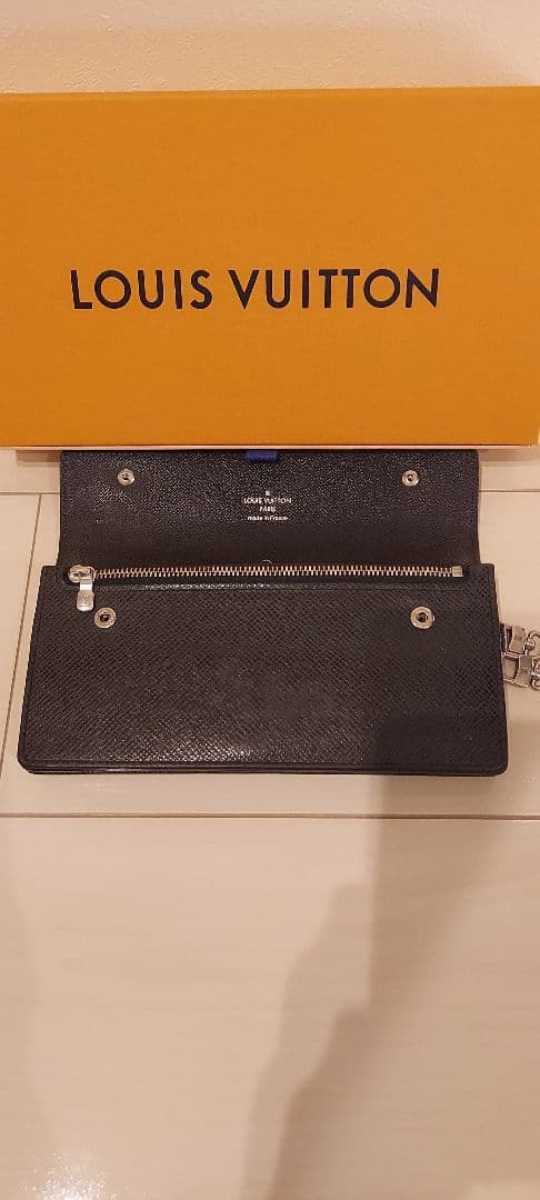 LOUIS VUITTON 長財布 チェーン付き　美品