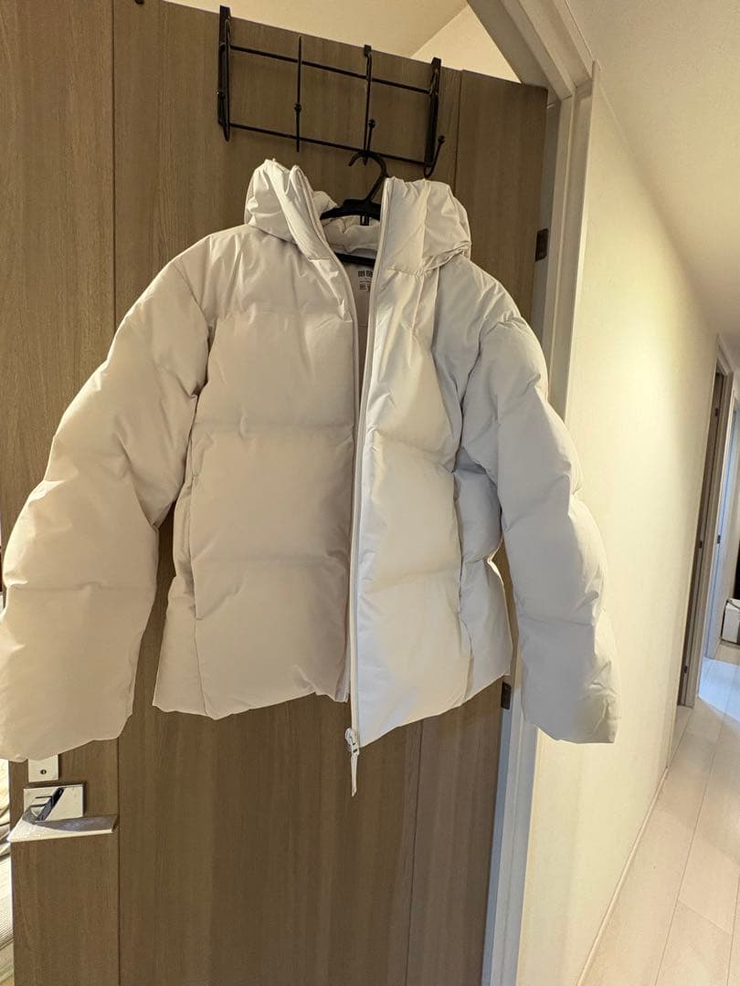 ユニクロ　シームレスダウンパーカ