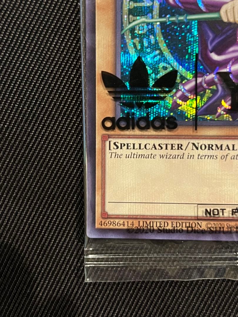 遊戯王　ブラックマジシャン シークレットレア adidas 未開封