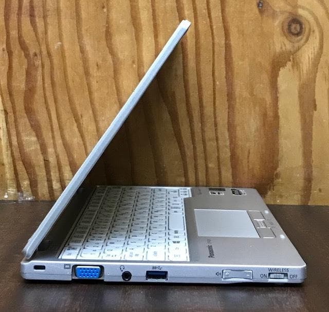 ★★超高速 Panasonic /Core 5Y71/4GB/SSD128GB