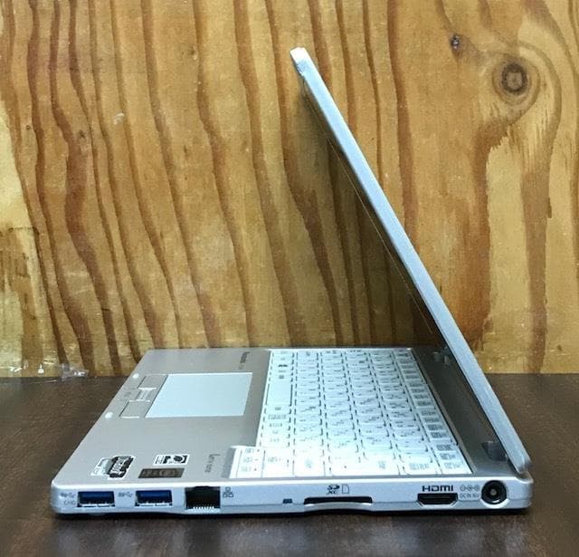 ★★超高速 Panasonic /Core 5Y71/4GB/SSD128GB