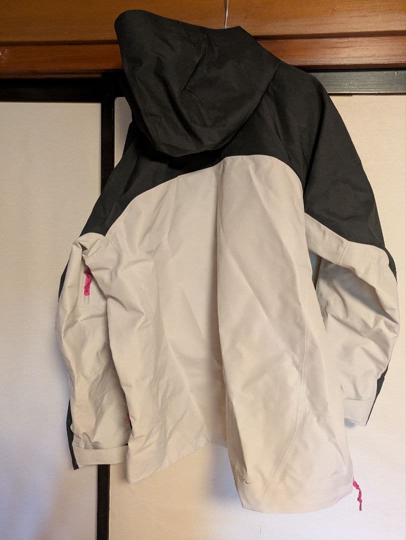 【新品未使用】ナイキ　スノーウエア　GORE-TEX 上下セット　ユニセックス
