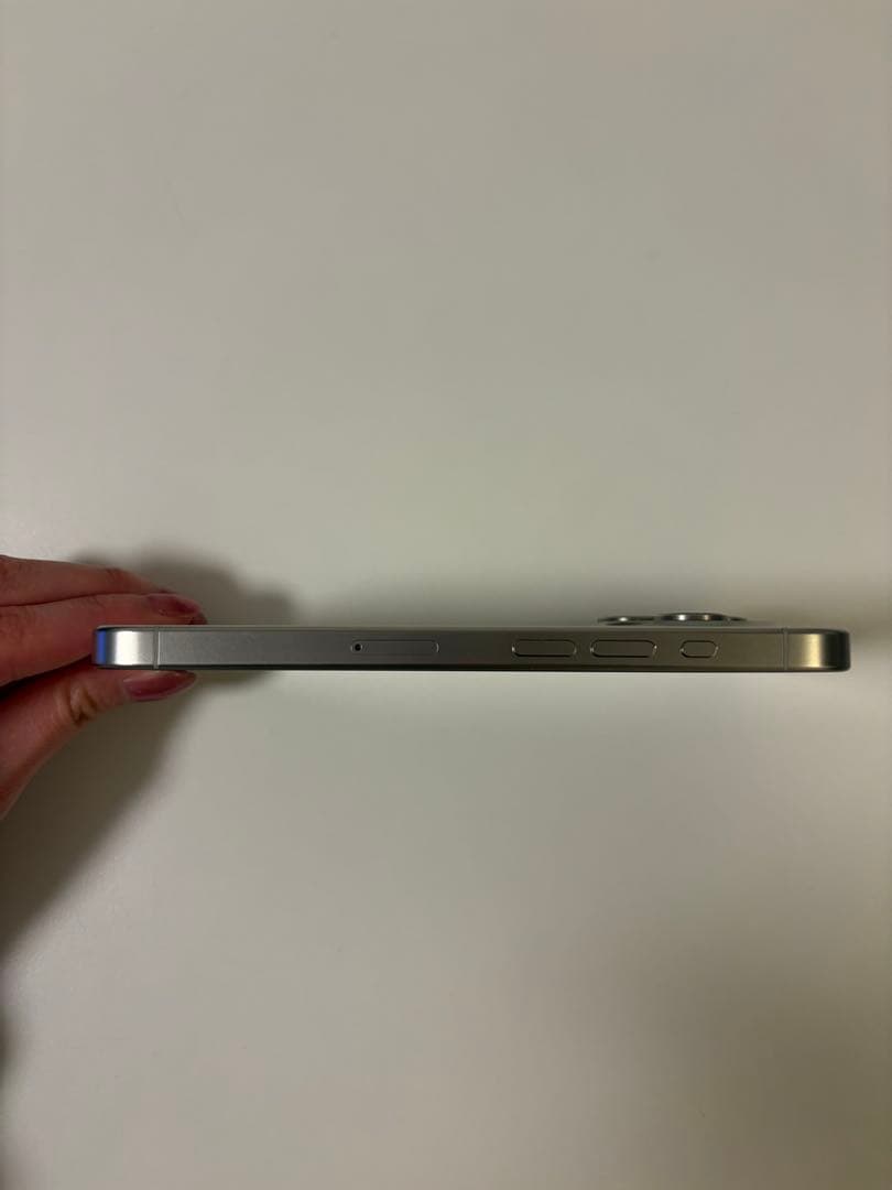 【美品】iPhone15pro本体(128GB)