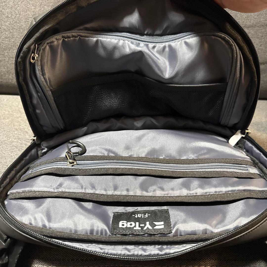 Y-Tag ブラック ボディバッグ　カメラバッグ