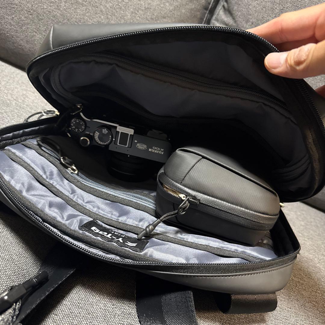 Y-Tag ブラック ボディバッグ　カメラバッグ