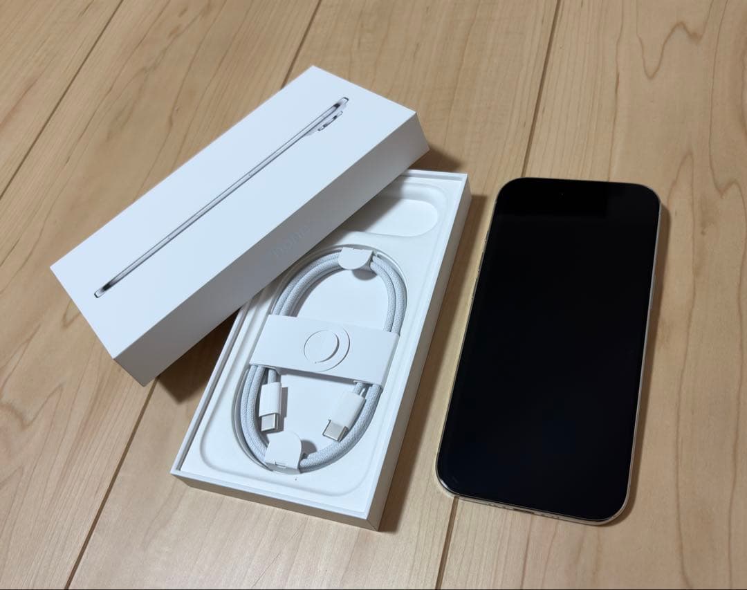 【ほぼ新品】iPhone Air 256GB クラウドホワイト【オマケつき】