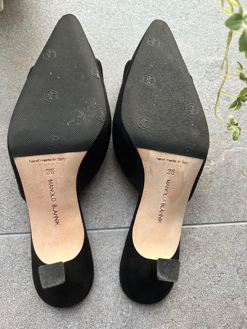 マノロブラニク メイセール 36 ブラック