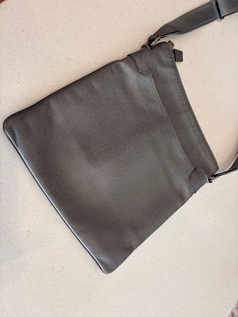 LOUIS VUITTON グレー メッセンジャーバッグ