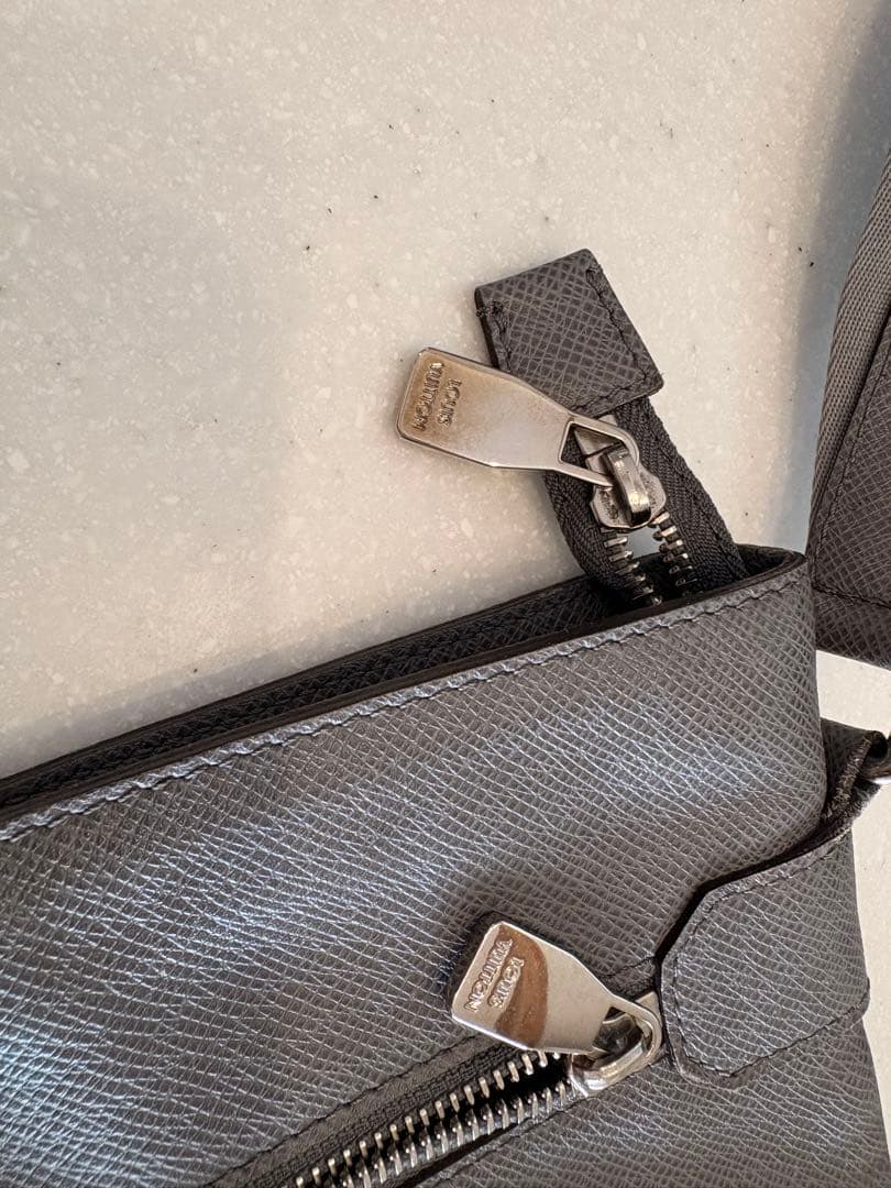 LOUIS VUITTON グレー メッセンジャーバッグ