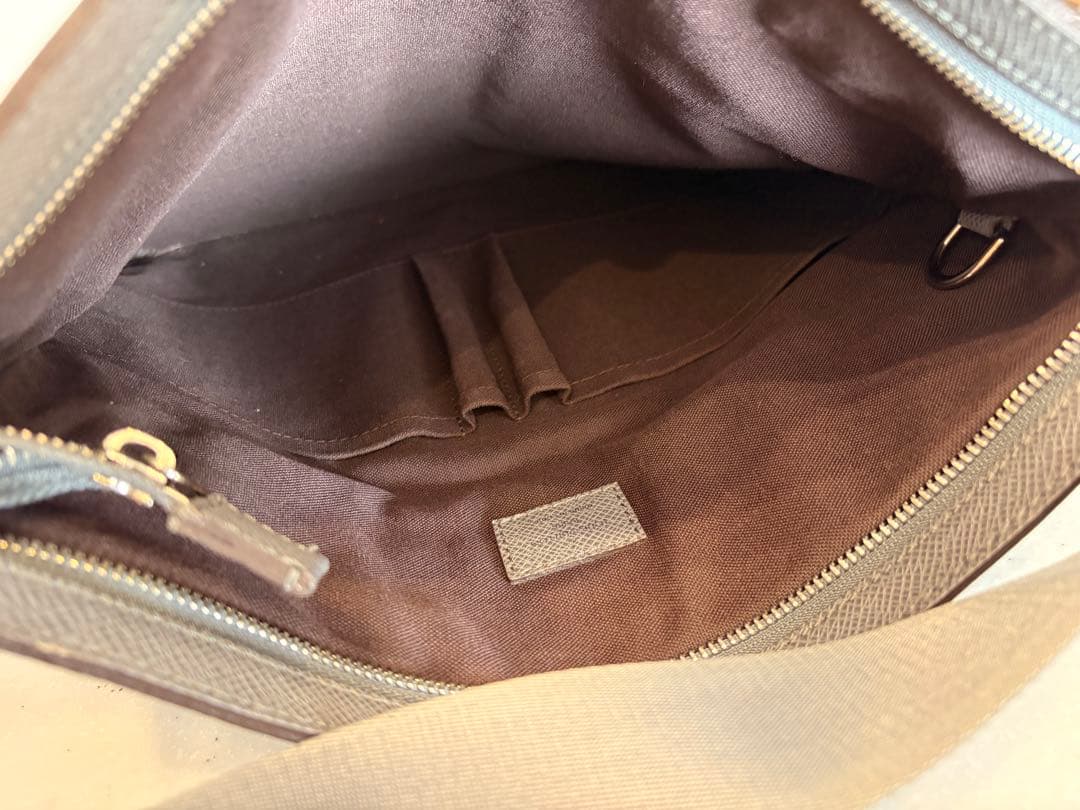 LOUIS VUITTON グレー メッセンジャーバッグ