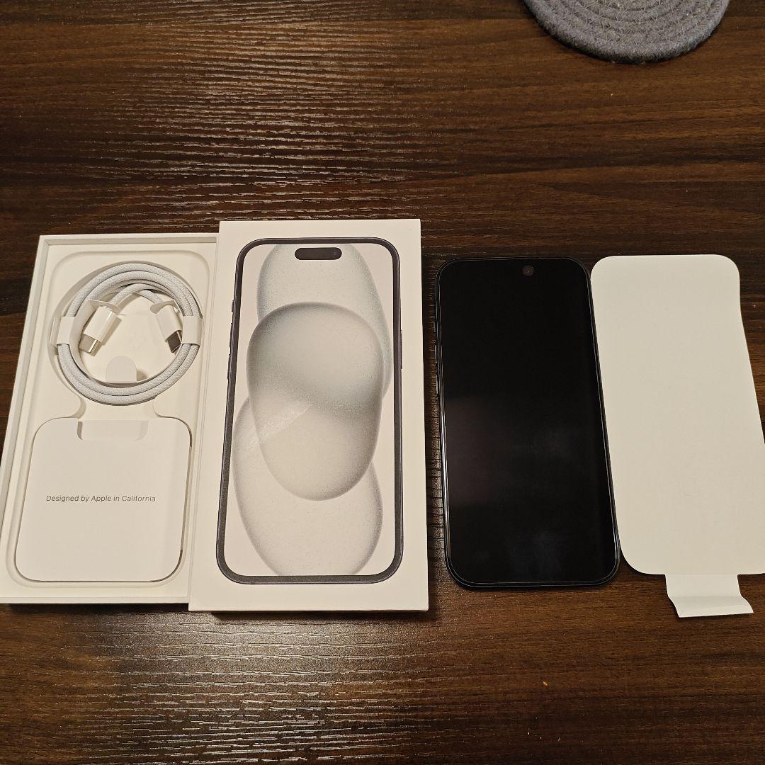 Apple iPhone 15 本体 シムフリー 128GB 美品 ケース付き