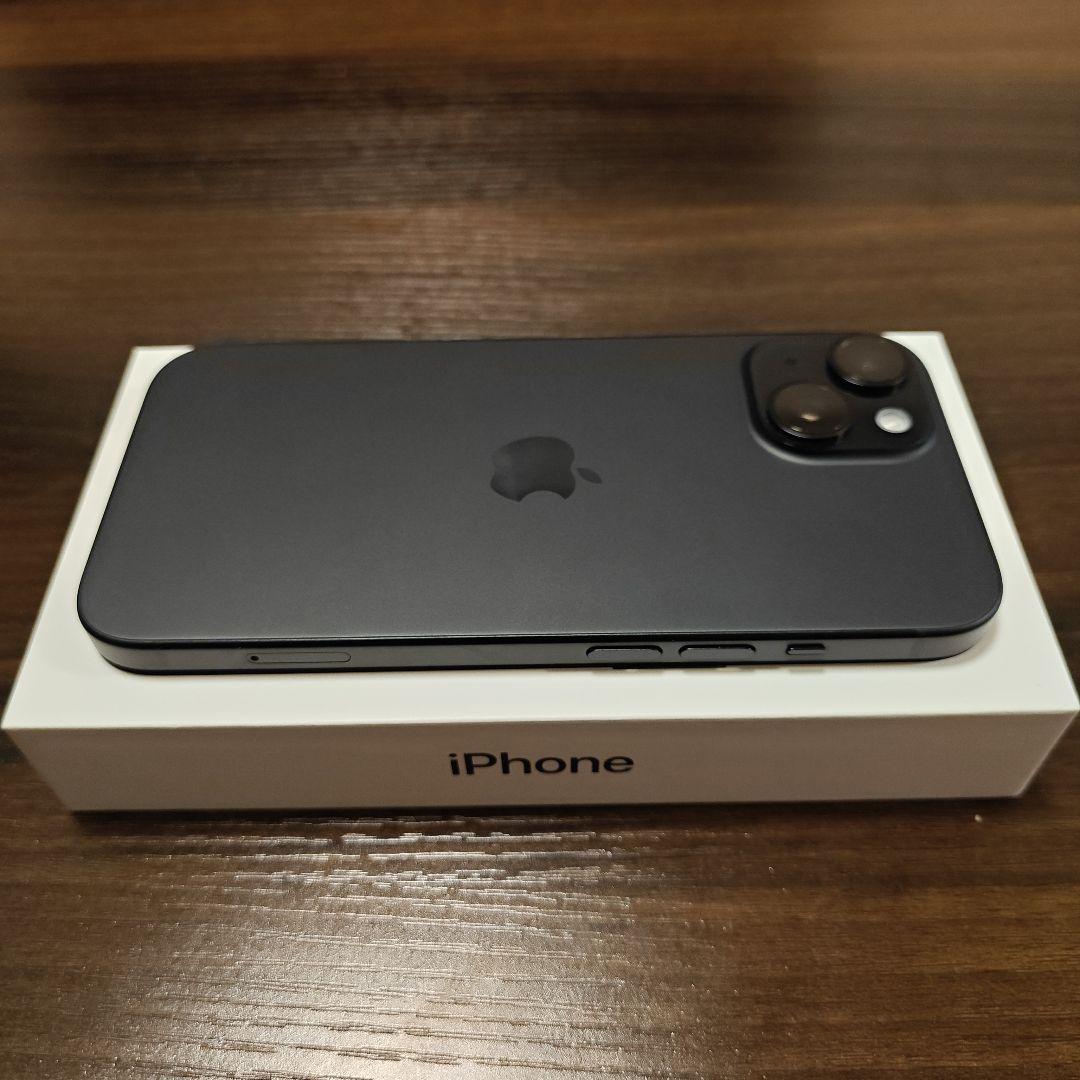 Apple iPhone 15 本体 シムフリー 128GB 美品 ケース付き