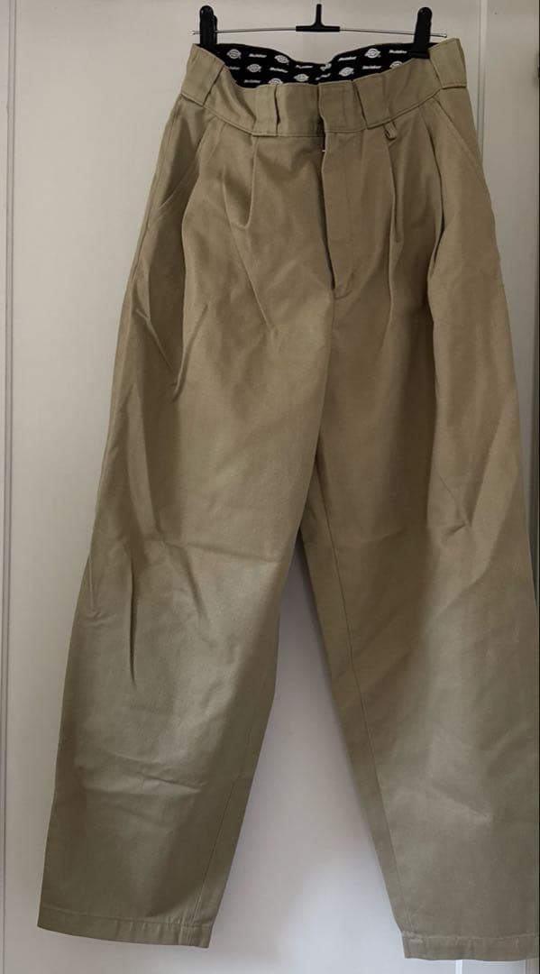 専用HOLIDAY DICKIES 2TUCK PANTS ベージュ　ホリデイ