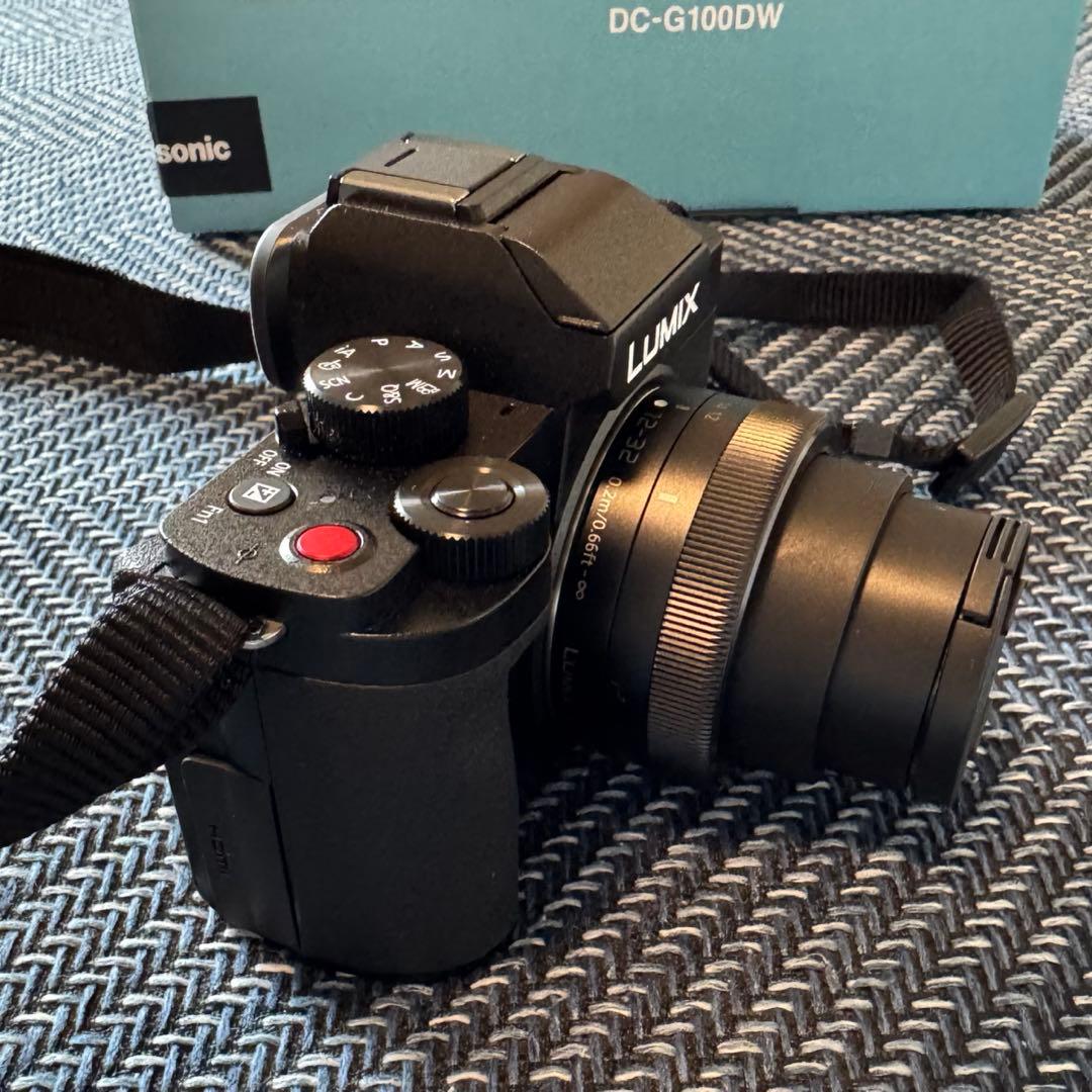 【美品】 LUMIX DC-G100DW ダブルズームレンズキット