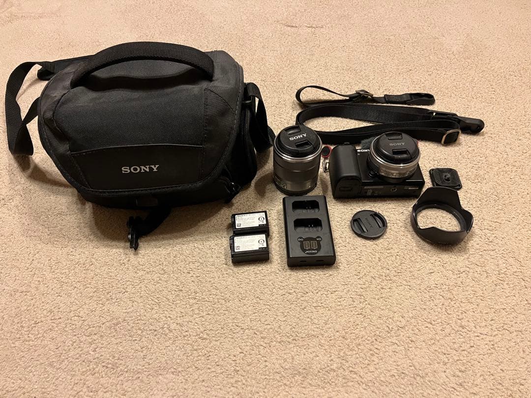 SONY ミラーレス一眼カメラ 本体と付属品