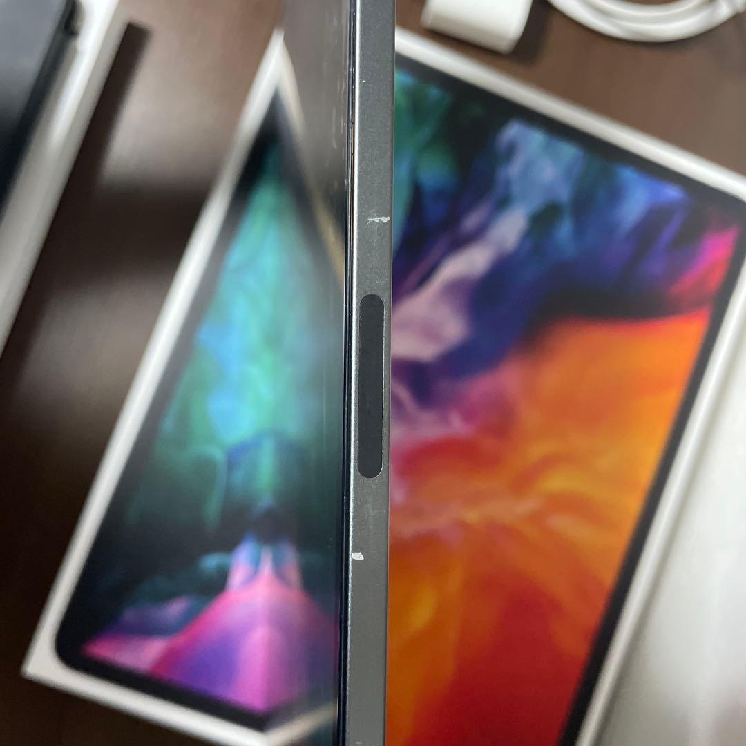 iPad pro 12.9 第４世代 256GB + 周辺機器【ヒビ有り】