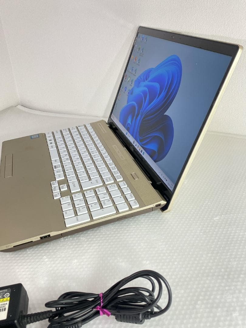 美品 ノートパソコン 富士通 Corei3 メモリ8GB office2021付