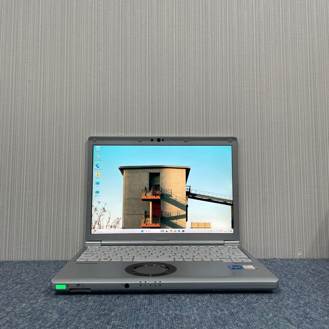 Panasonic　メモリ16GB　オフィス2021　爆速SSD512GB搭載